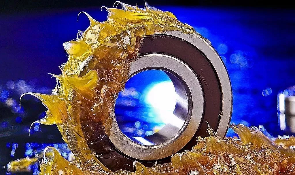 如何防止軸承潤滑脂添加過量呢？